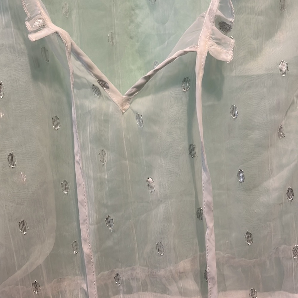 Sheer blouse - Picture 2 of 4